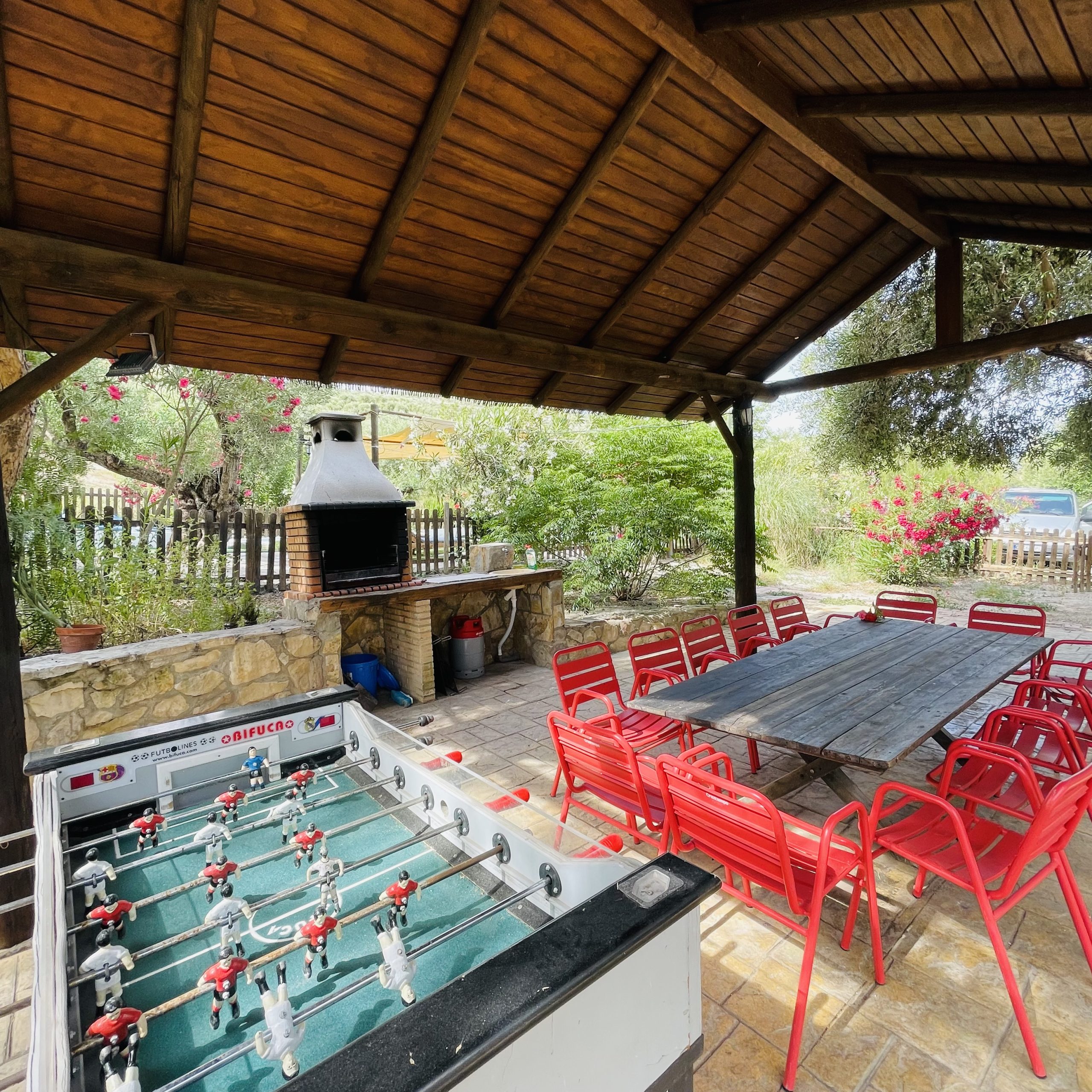 Casa rural con barbacoa y comedor exterior en la Sierra Sur de Sevilla