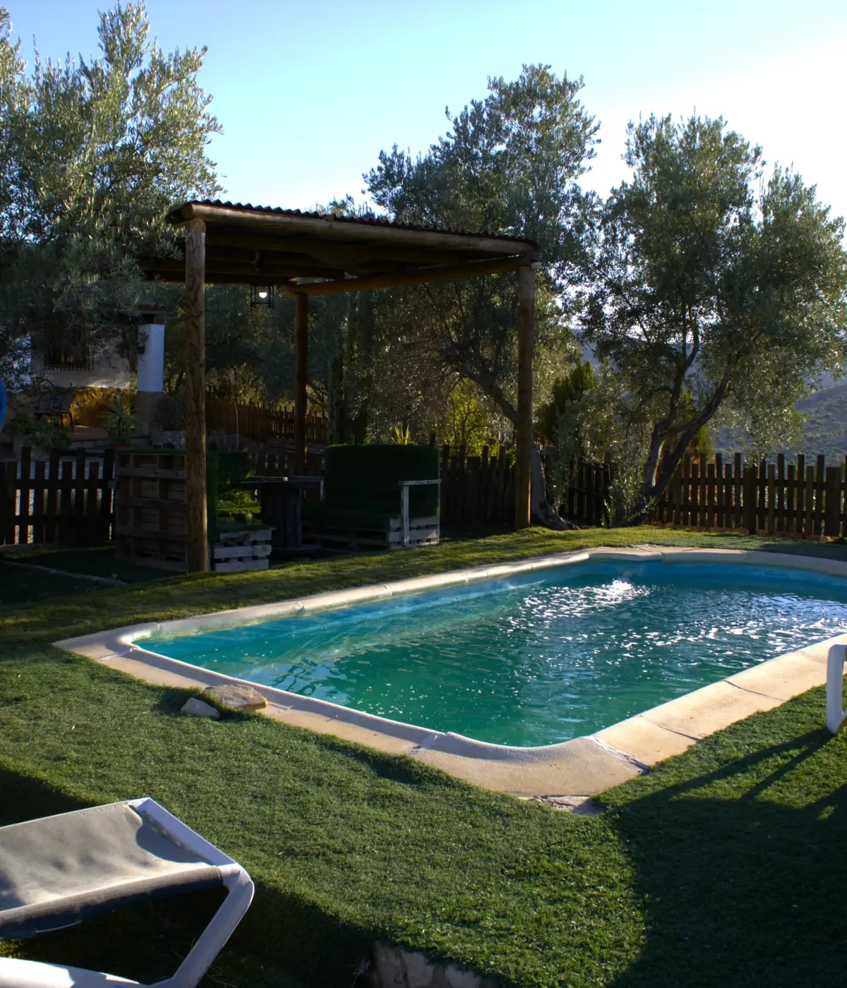 Piscina privada de El Mirador de la Sierra, casa rural para 18 personas en Pruna