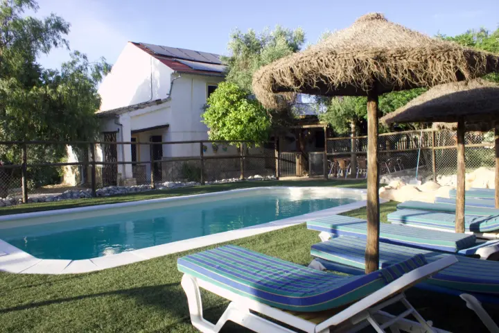 Exterior de Cortijo Belén, casa rural en Pruna